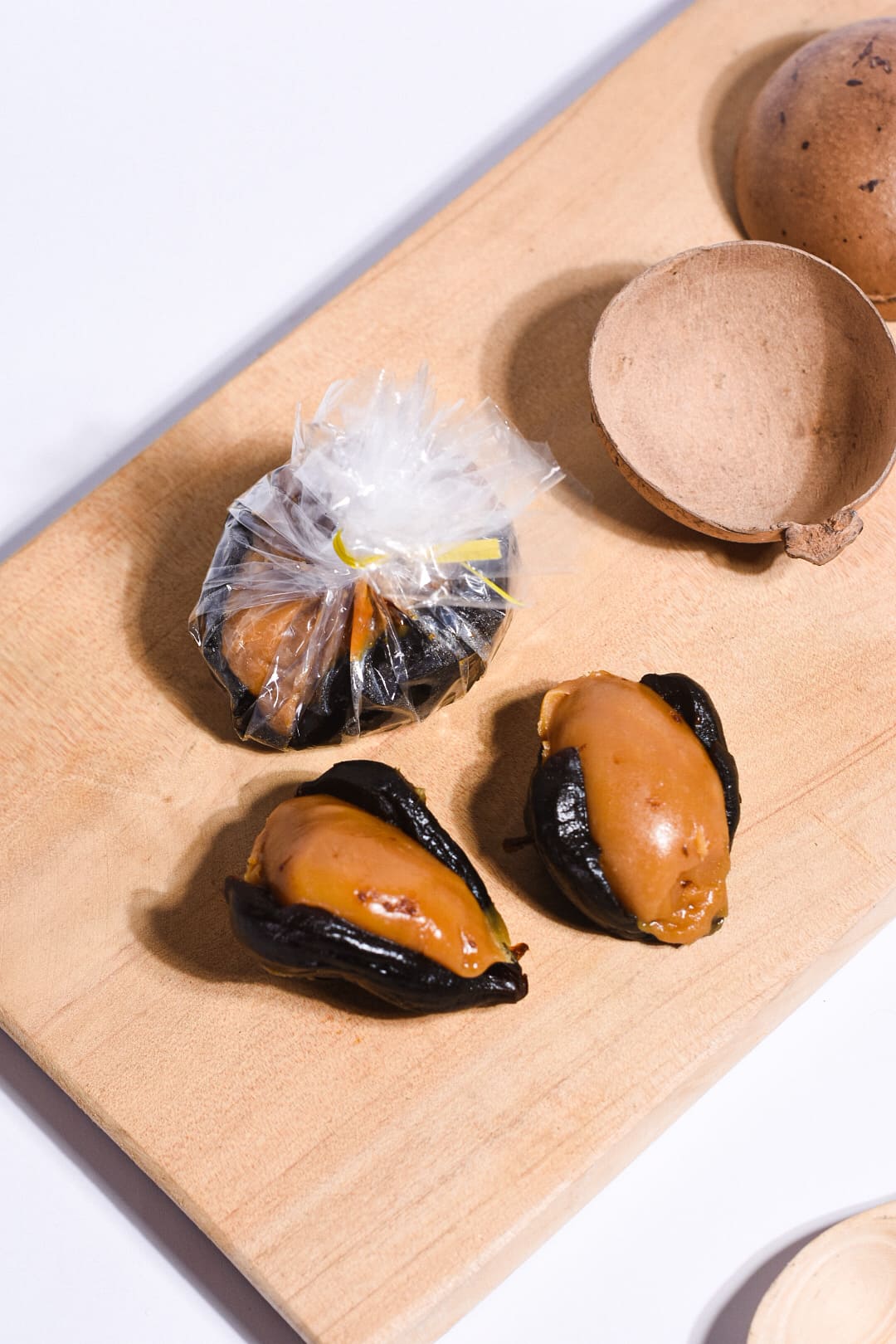 BREVAS TIPICAS RELLENAS x 8 UND BANDEJA