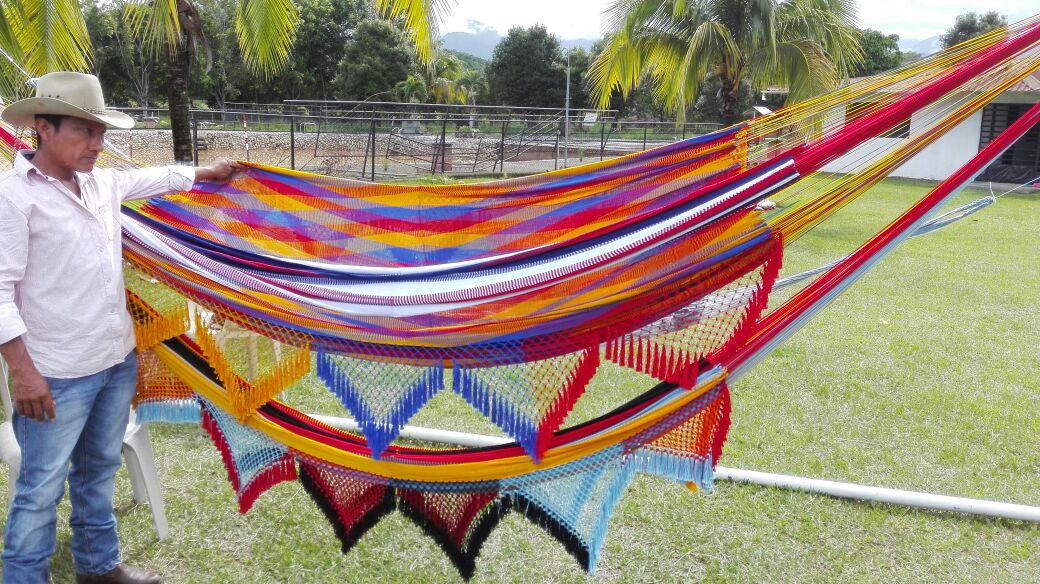 CHINCHORRO TIPICO EN TEJIDO GALLETIADO